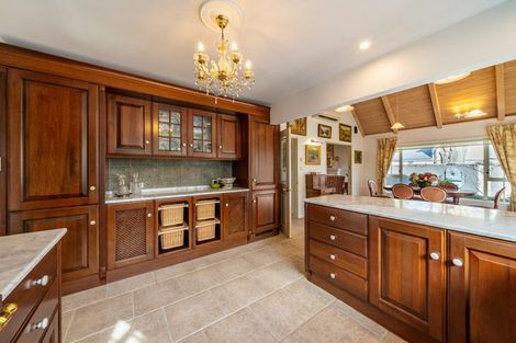 Photo of property in 1 Oakmont, Heretaunga, Upper Hutt, 5018