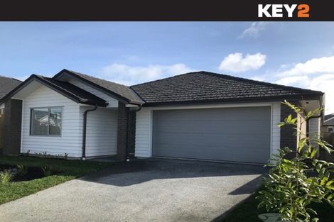 Photo of property in 19 Papa Orchard Drive, Kumeu, 0810