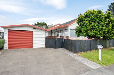 Photo of property in 43 Guadeloupe Crescent, Grenada Village, Wellington, 6037