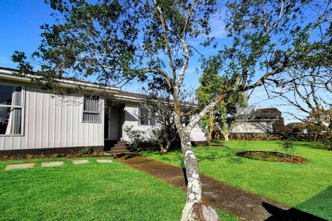 Photo of property in 14 Staverton Crescent, Mangere, Auckland, 2022