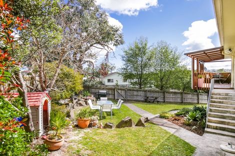 Photo of property in 10 Rena Place, West Harbour, Auckland, 0618