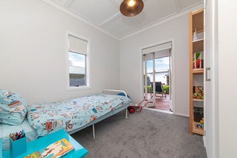 Photo of property in 87 Nikau Street, New Lynn, Auckland, 0600