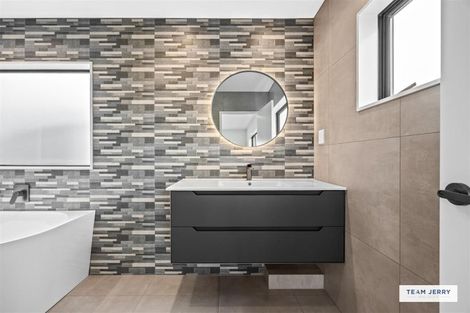 Photo of property in 339a Bucklands Beach Road, Bucklands Beach, Auckland, 2012