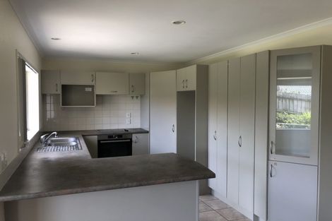 Photo of property in 24 Hercules Drive, Henderson, Auckland, 0612