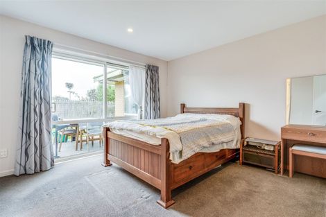 Photo of property in 17 Dunaverty Place, Broomfield, Christchurch, 8042