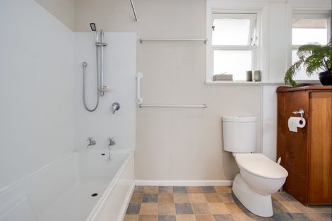 Photo of property in 33 Williams Street, Marewa, Napier, 4110