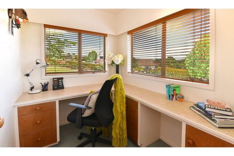 Photo of property in 77 Matija Place, Red Beach, 0932