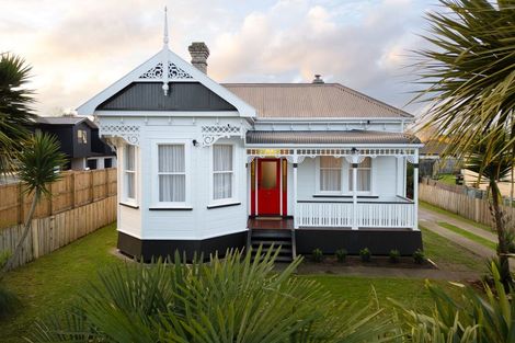 Photo of property in 6 Johnson Street, Dinsdale, Hamilton, 3204