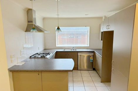 Photo of property in 102a Wharf Road, Te Atatu Peninsula, Auckland, 0610