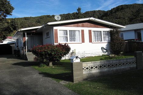 Photo of property in 7a Gardiner Grove, Wainuiomata, Lower Hutt, 5014