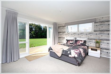 Photo of property in 132 Takapu Road, Manakau, Levin, 5573