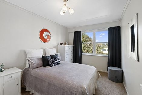 Photo of property in 10 Grenville Street, Levin, 5510