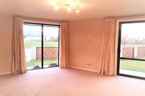 Photo of property in 40 Kelliher Drive, Wanaka, 9305