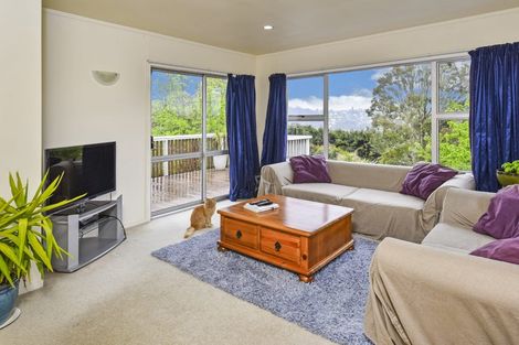 Photo of property in 15 Glencourt Place, Glenfield, Auckland, 0629