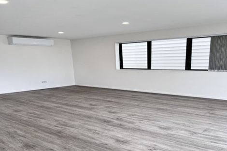 Photo of property in 116b Cascades Road, Pakuranga Heights, Auckland, 2010