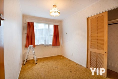 Photo of property in 1 Turville Crescent, Newlands, Wellington, 6037
