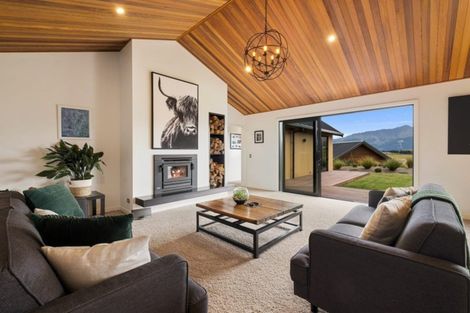 Photo of property in 6a Kinross Lane, Jacks Point, Queenstown, 9371