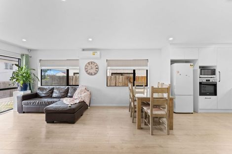 Photo of property in 222c Pakuranga Road, Pakuranga Heights, Auckland, 2010