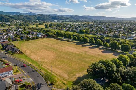 Photo of property in 21f1- Roband Crescent, Brown Owl, Upper Hutt, 5018
