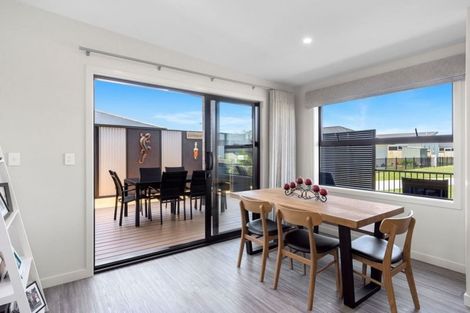 Photo of property in 20 Naeo Close, Papamoa Beach, Papamoa, 3118