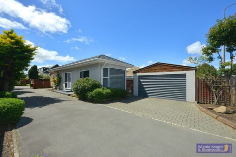 Photo of property in 104 Yaldhurst Road, Sockburn, Christchurch, 8042