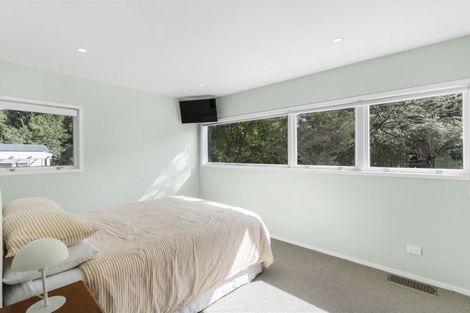 Photo of property in 115 Beach Haven Road, Beach Haven, Auckland, 0626