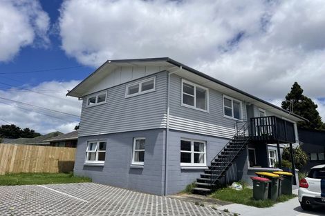 Photo of property in 98 Tirimoana Road, Te Atatu South, Auckland, 0602