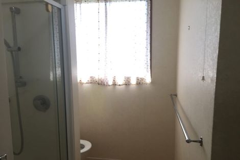 Photo of property in 52 Butterworth Drive, Glendene, Auckland, 0602