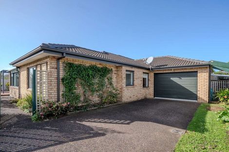 Photo of property in 21 Fairway Drive, Kerikeri, 0230