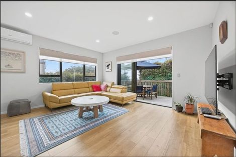 Photo of property in 3b Cardiff Road, Pakuranga, Auckland, 2010