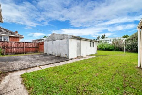 Photo of property in 40 Edwards Avenue, Henderson, Auckland, 0610