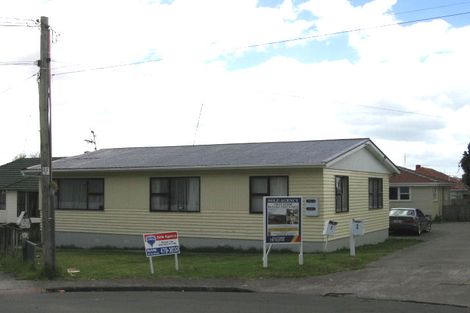 Photo of property in 5 Mavis Place, Beach Haven, Auckland, 0626