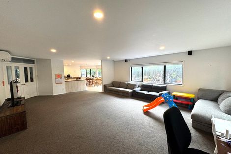 Photo of property in 7 Lone Tree Avenue, Te Atatu Peninsula, Auckland, 0610