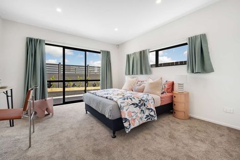 Photo of property in 33 Baumea Rise, Massey, Auckland, 0614
