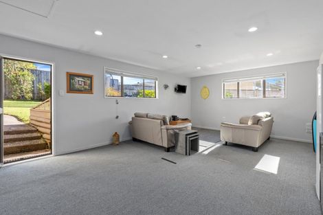 Photo of property in 6 Spinella Drive, Bayview, Auckland, 0629