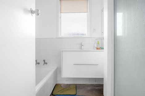 Photo of property in 90 Mount View Road, Melville, Hamilton, 3206
