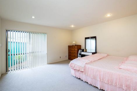 Photo of property in 3 Stroud Place, Henderson, Auckland, 0612