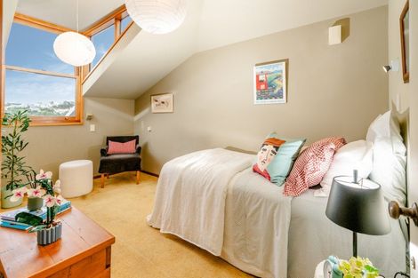 Photo of property in 16 Mariri Road, Kelburn, Wellington, 6012