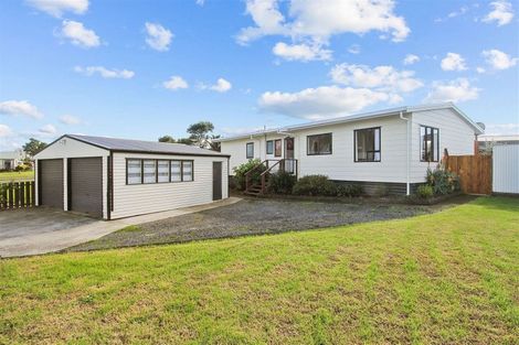 Photo of property in 39 Stevenson Road, Clarks Beach, 2122