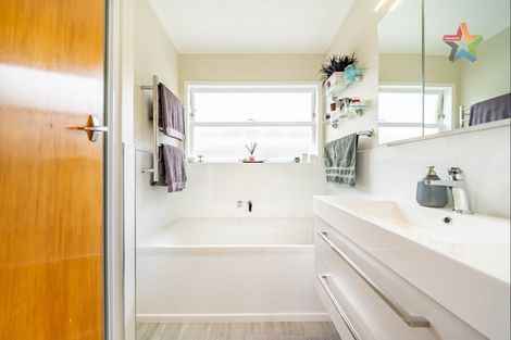 Photo of property in 33 Mcgowan Road, Wainuiomata, Lower Hutt, 5014