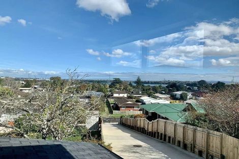 Photo of property in 98 Cardiff Road, Pakuranga, Auckland, 2010