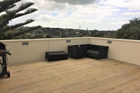 Photo of property in 2 Finchley Road, Torbay, Auckland, 0632