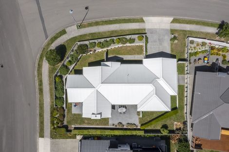 Photo of property in 2 Pacific View, Whitby, Porirua, 5024