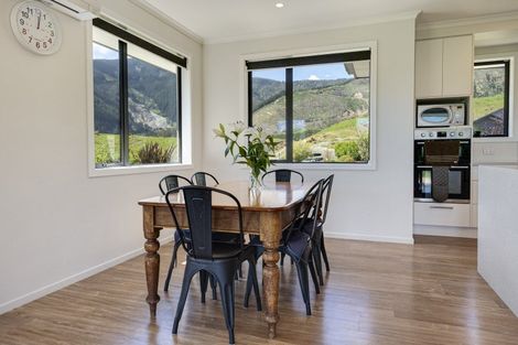 Photo of property in 2 Huntaway Close, Stoke, Nelson, 7011