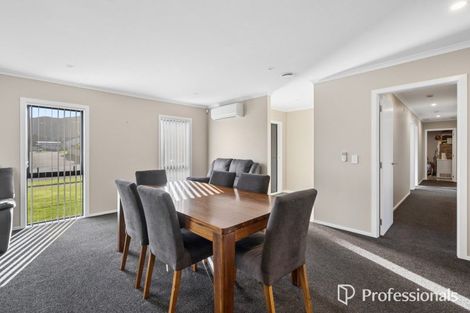 Photo of property in 6 Jack Vaughan Grove, Wainuiomata, Lower Hutt, 5014