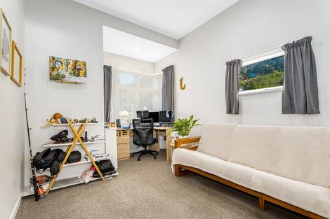 Photo of property in 38 Rua Street, Lyall Bay, Wellington, 6022
