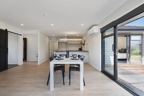 Photo of property in 17 Echo Street, 4702