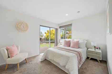 Photo of property in 43 Guadeloupe Crescent, Grenada Village, Wellington, 6037