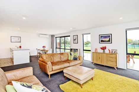 Photo of property in 83 Watt Road, Otatara, Invercargill, 9879