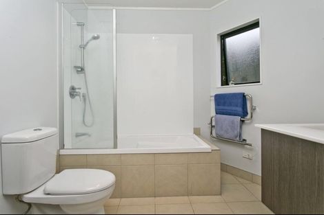 Photo of property in 3/70 Hogans Road, Glenfield, Auckland, 0629